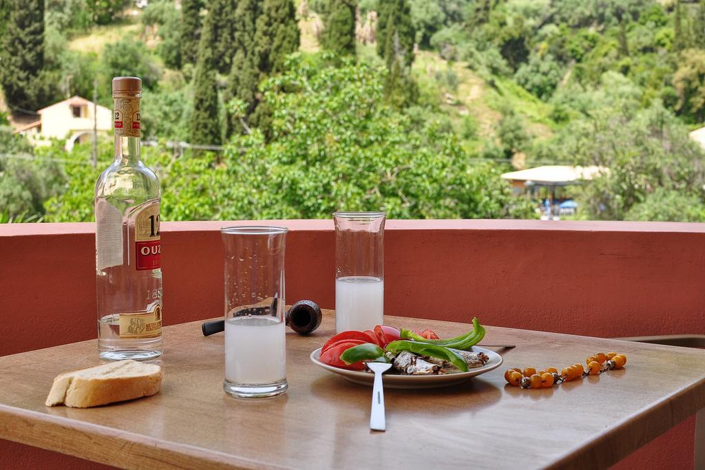 Rolandos Apartments Агиос-Гордиос Экстерьер фото
