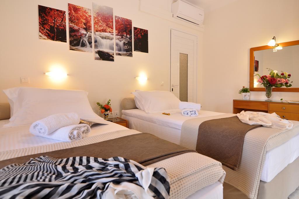 Rolandos Apartments Агиос-Гордиос Экстерьер фото