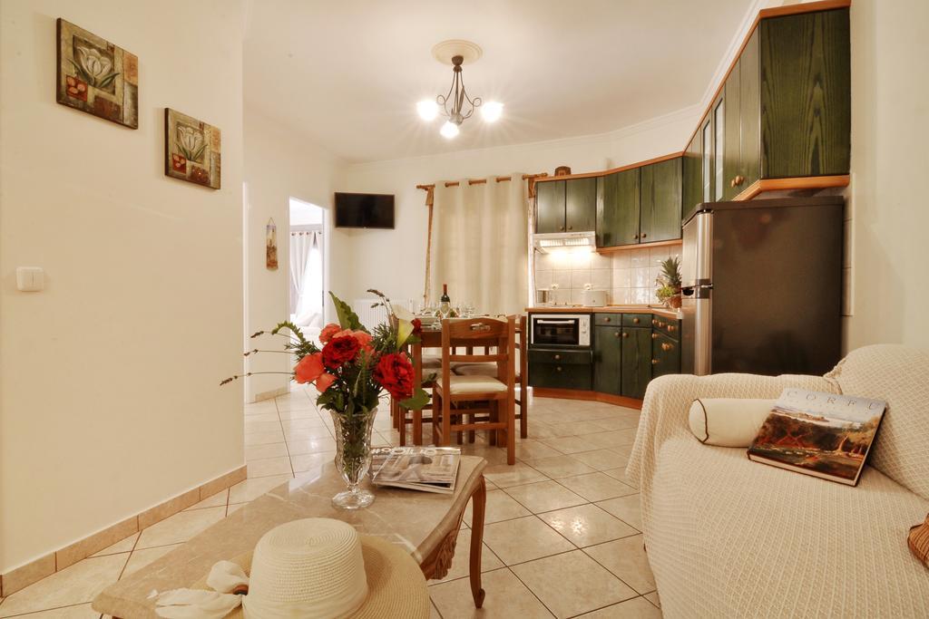 Rolandos Apartments Агиос-Гордиос Экстерьер фото