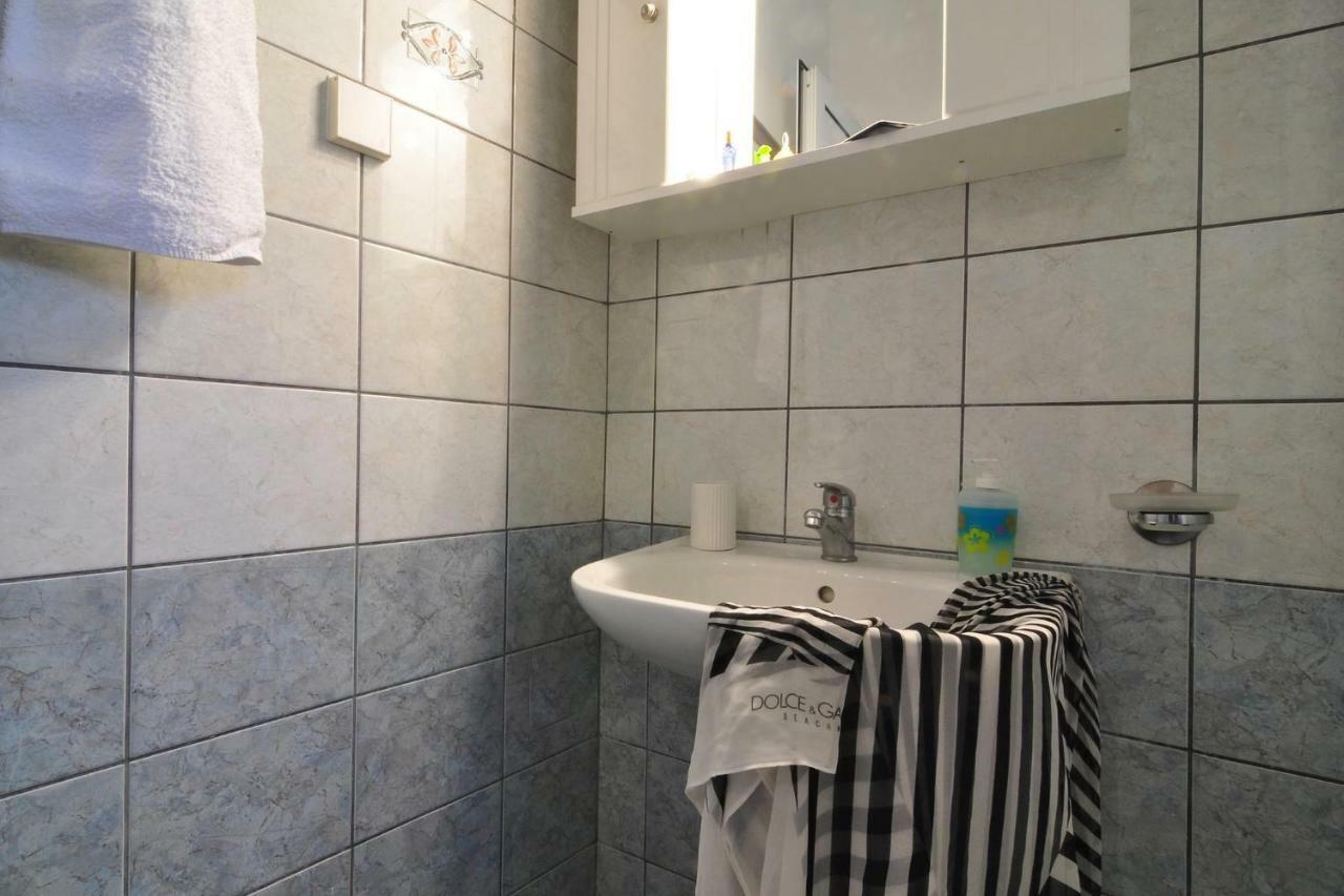 Rolandos Apartments Агиос-Гордиос Экстерьер фото